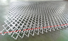 Razor mesh welding machine. Our standard mesh size is 50x150/75x150/100x150. Customer with special requirement is welcomed!